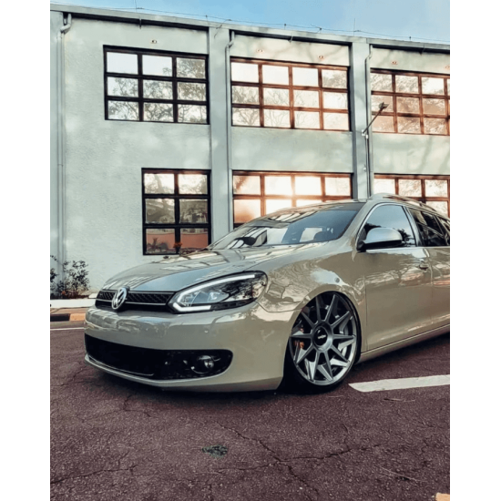 Zelená super lesklá fólia - TeckWrap - Mossy Green