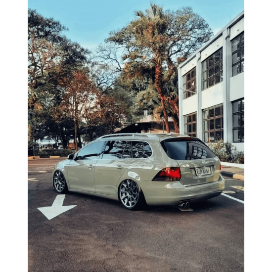 Zelená super lesklá fólia - TeckWrap - Mossy Green