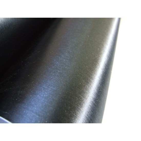 Čierny brúsený hliník