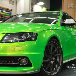 Kelly Green lesklá metalická fólia  -  RB22 - HD Kelly Green lesklá metalická fólia  -  RB22 - HD